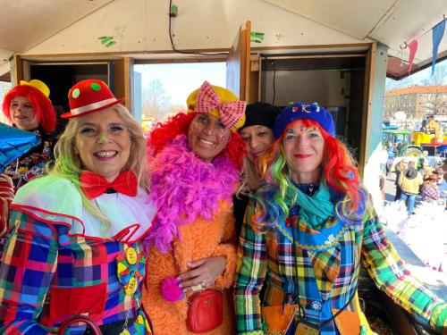 Kalinen de Luxe - Rosenmontag 2025 mit 2 eigenen Wagen und einer Fußgruppe