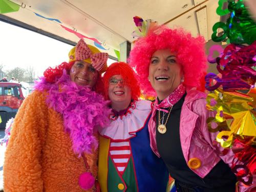 Kalinen de Luxe - Rosenmontag 2025 mit 2 eigenen Wagen und einer Fußgruppe