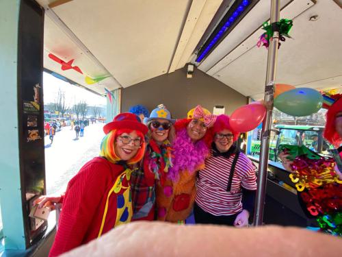 Kalinen de Luxe - Rosenmontag 2025 mit 2 eigenen Wagen und einer Fußgruppe