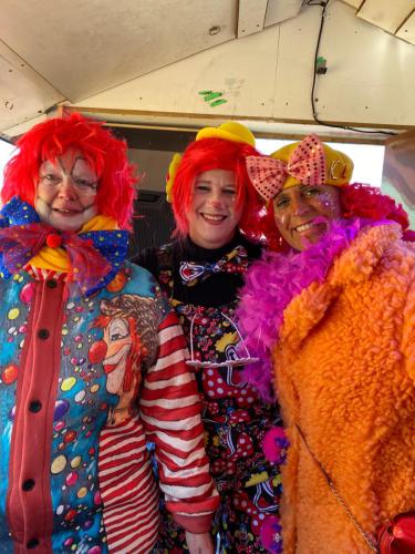 Kalinen de Luxe - Rosenmontag 2025 mit 2 eigenen Wagen und einer Fußgruppe