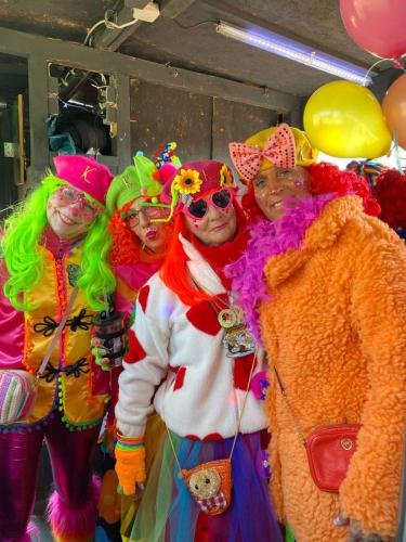 Kalinen de Luxe - Rosenmontag 2025 mit 2 eigenen Wagen und einer Fußgruppe