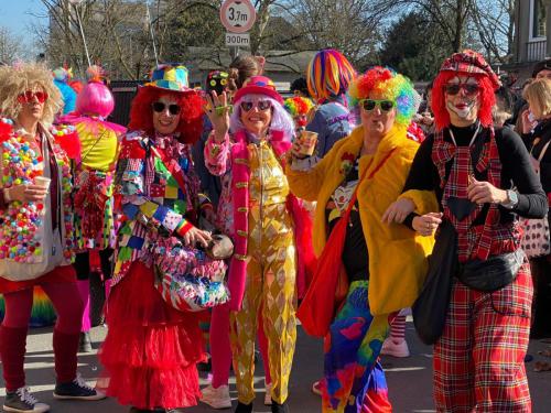 Kalinen de Luxe - Rosenmontag 2025 mit 2 eigenen Wagen und einer Fußgruppe