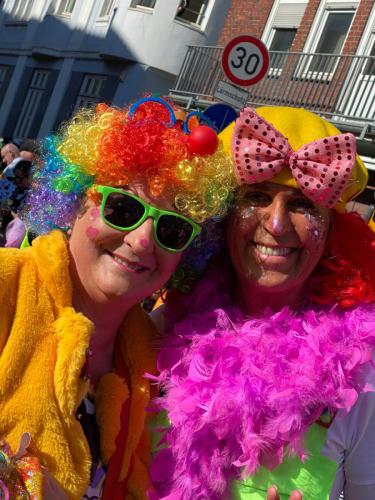 Kalinen de Luxe - Rosenmontag 2025 mit 2 eigenen Wagen und einer Fußgruppe