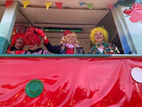 Kalinen de Luxe - Rosenmontag 2025 mit 2 eigenen Wagen und einer Fußgruppe