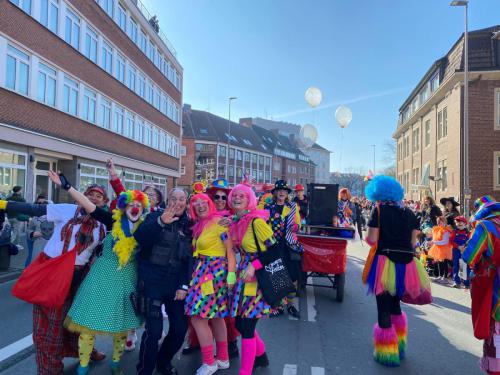 Kalinen de Luxe - Rosenmontag 2025 mit 2 eigenen Wagen und einer Fußgruppe