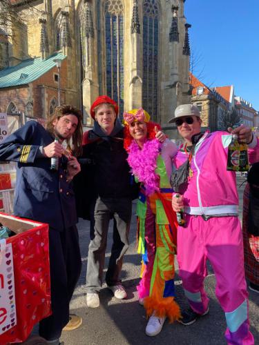 Kalinen de Luxe - Rosenmontag 2025 mit 2 eigenen Wagen und einer Fußgruppe