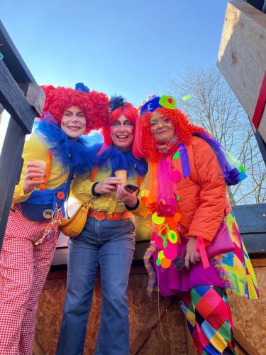 Kalinen de Luxe - Rosenmontag 2025 mit 2 eigenen Wagen und einer Fußgruppe