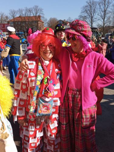 Kalinen de Luxe - Rosenmontag 2025 mit 2 eigenen Wagen und einer Fußgruppe