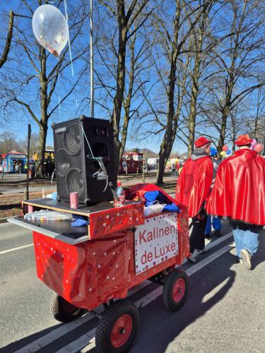 Kalinen de Luxe - Rosenmontag 2025 mit 2 eigenen Wagen und einer Fußgruppe
